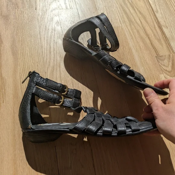 Born | Shoes | Born Gladiator Sandals Size 9 Black | Poshmark display picture 1